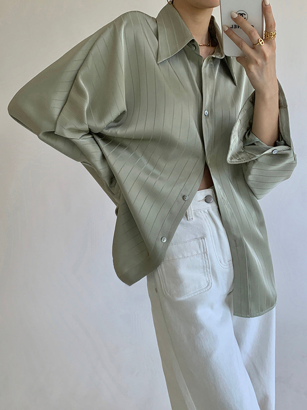 Clara - Oversized shirt with high collar and buttons