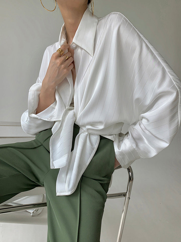 Clara - Oversized shirt with high collar and buttons