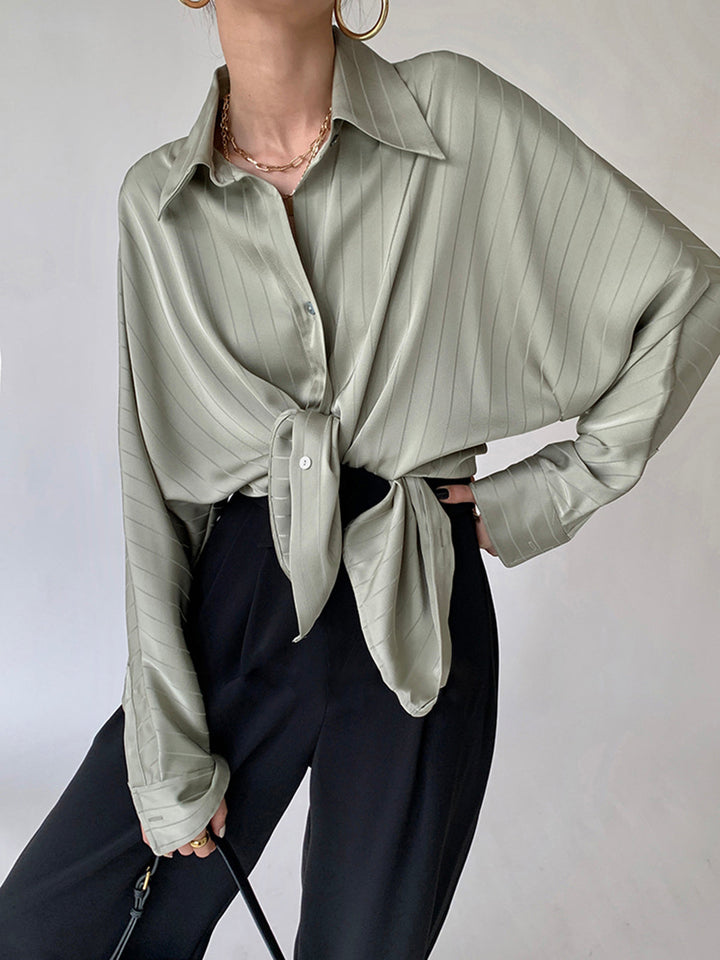 Clara - Oversized shirt with high collar and buttons