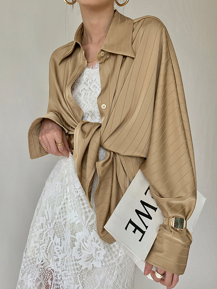 Clara - Oversized shirt with high collar and buttons