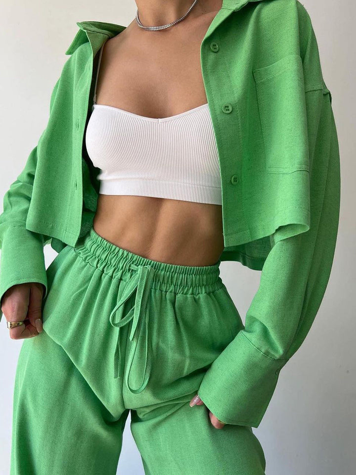 Vilma - Two-piece set with a collared zip-up t-shirt and adjustable drawstring pants