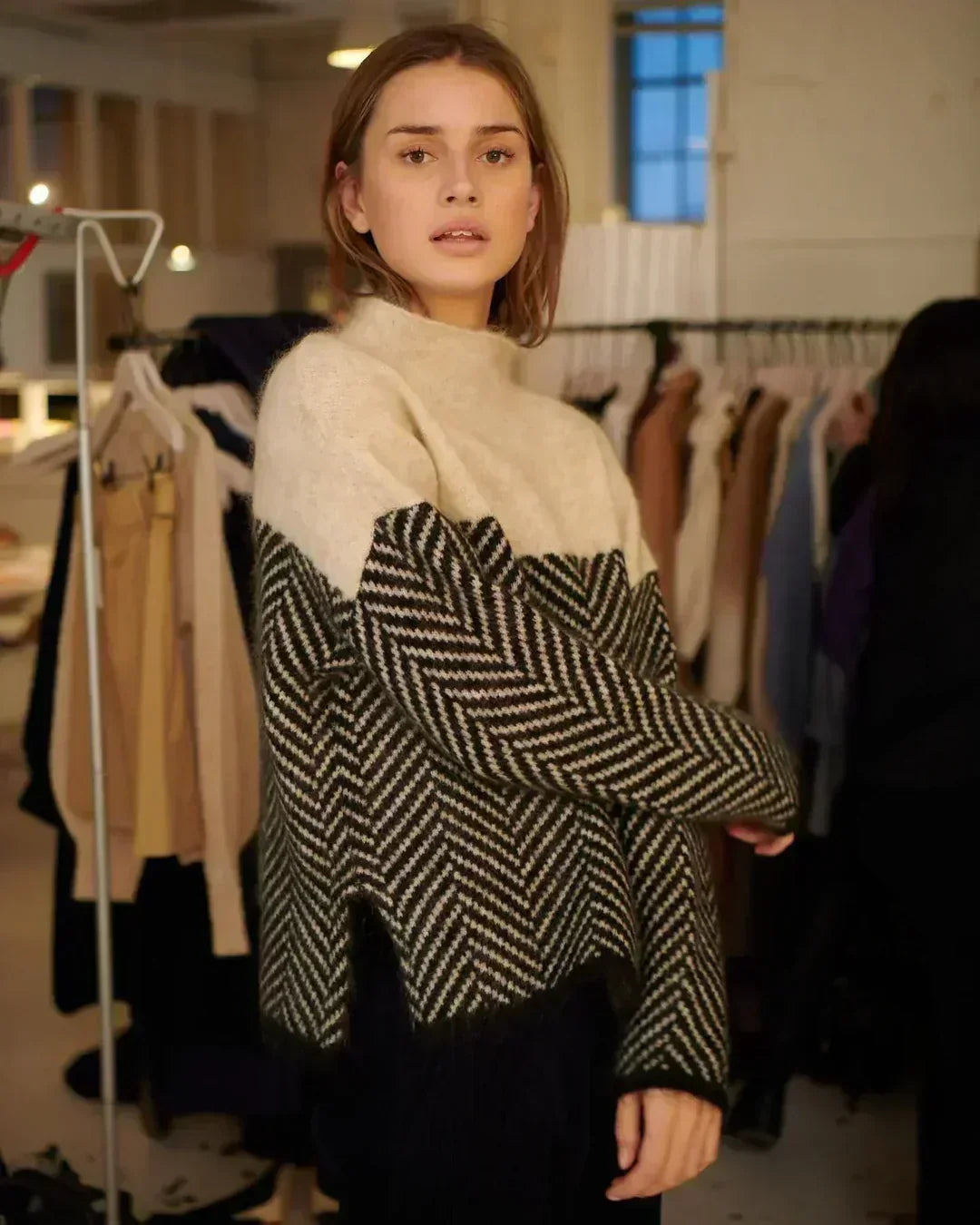 Colorblock sweater for women with a high collar and herringbone pattern, view 4 - Elena Harper