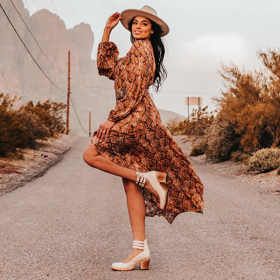 COMFORTABLE AND ELEGANT ANKLE BOOTS