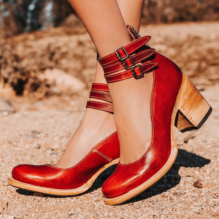COMFORTABLE AND ELEGANT ANKLE BOOTS
