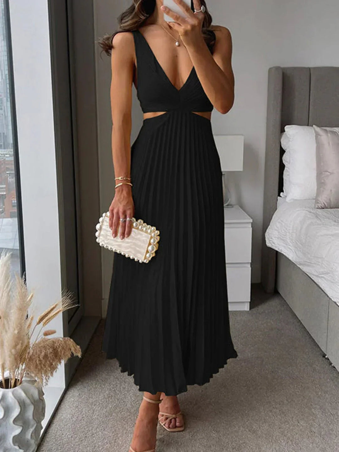 Ball Gown for Women with Pleated Skirt - Avvy