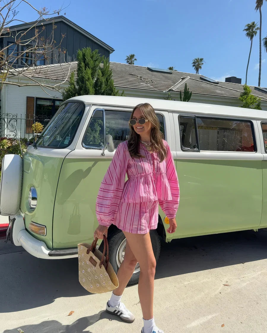 Lina - Casual Two-Piece Set with Loose Blouse and Shorts in Striped Design