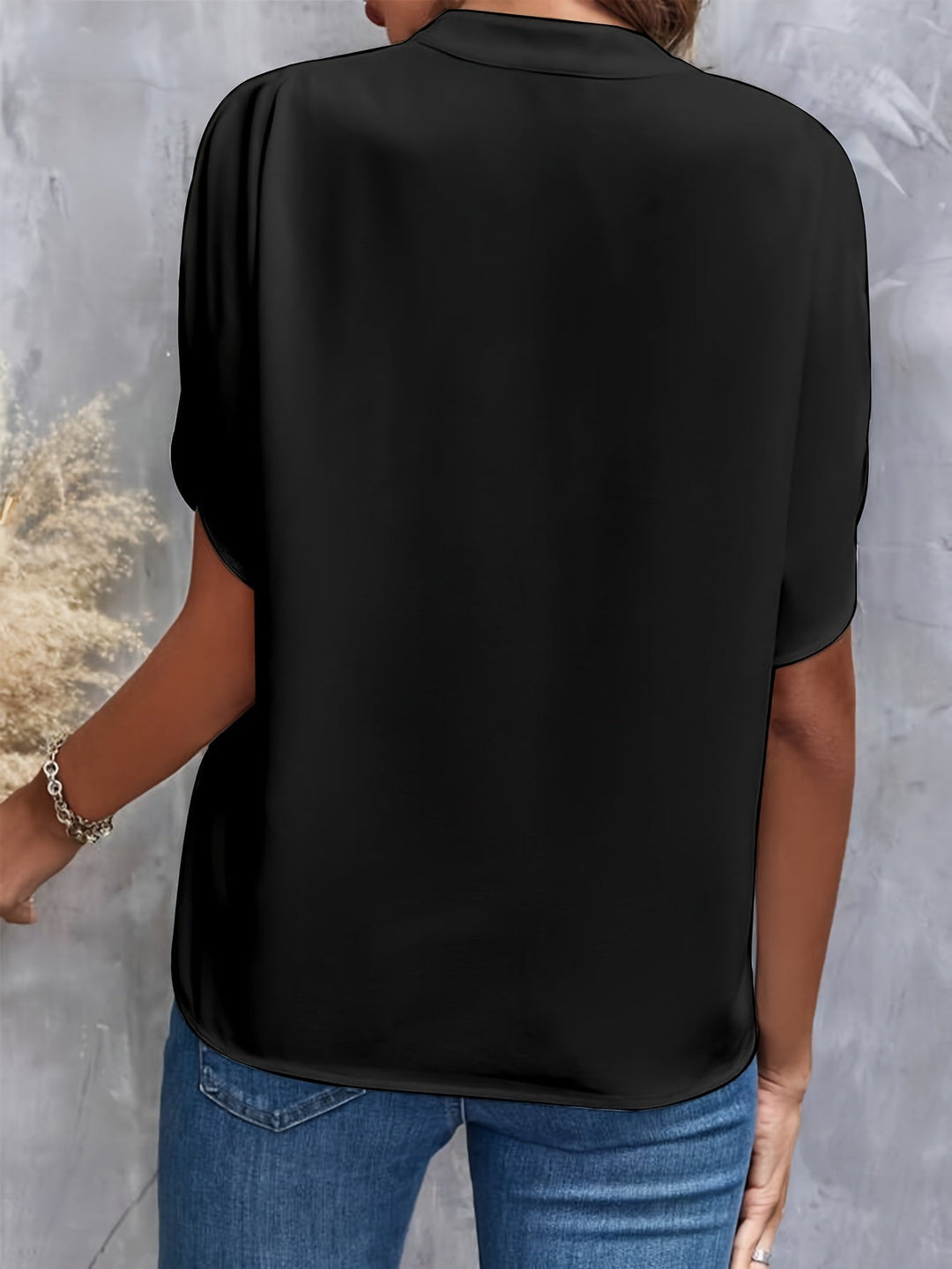 Stella - Elegant and Fashionable Shirt