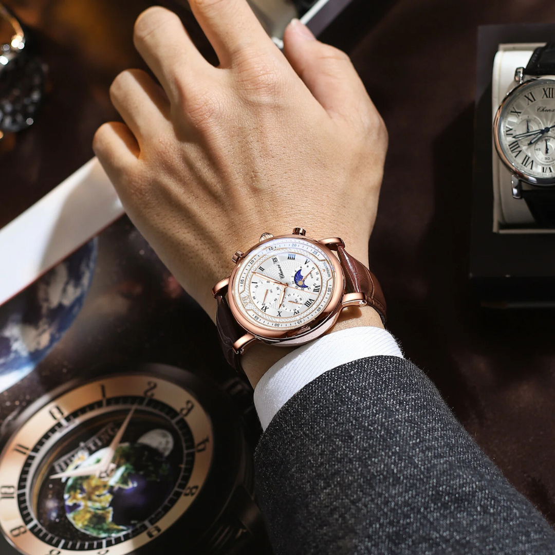 Elegant Men's Wristwatch with Leather Strap