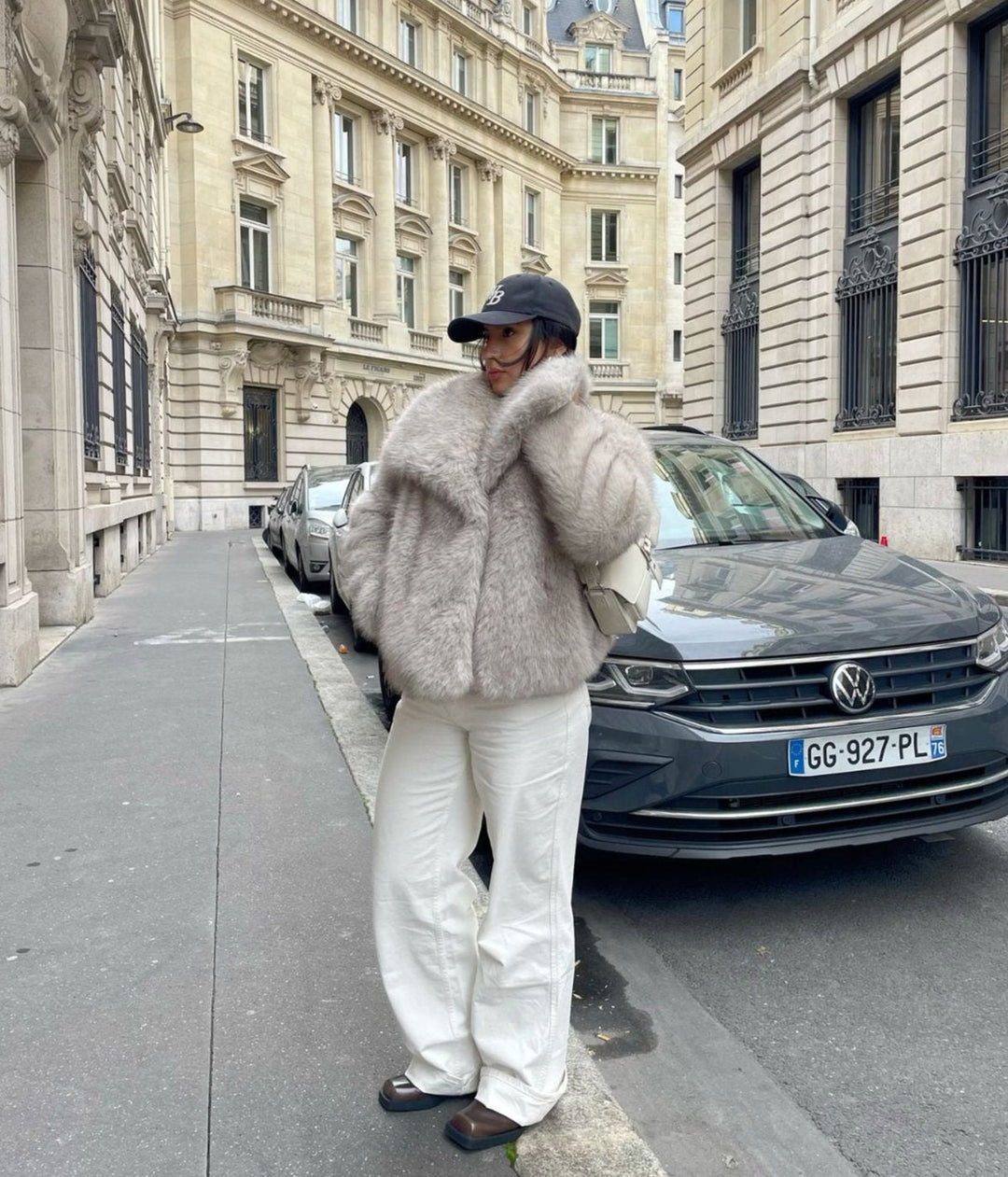 Véronique - Chic Short Fur Coat