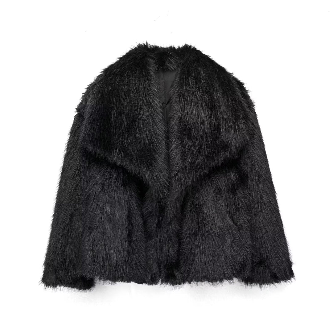 Véronique - Chic Short Fur Coat