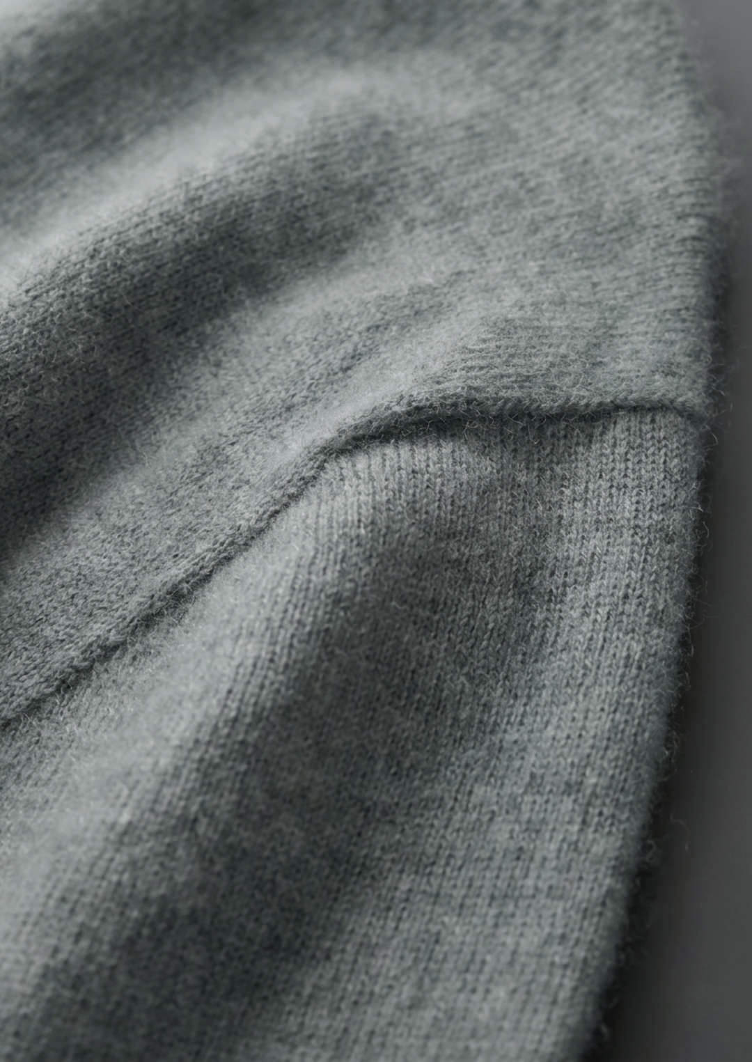 100% CASHMERE CLASSIC CREWNECK T-SHIRT
