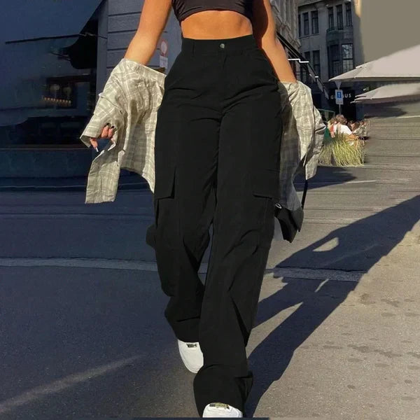 High-Waisted Cargo Pants Streetstyle, view 7 - Elena Harper