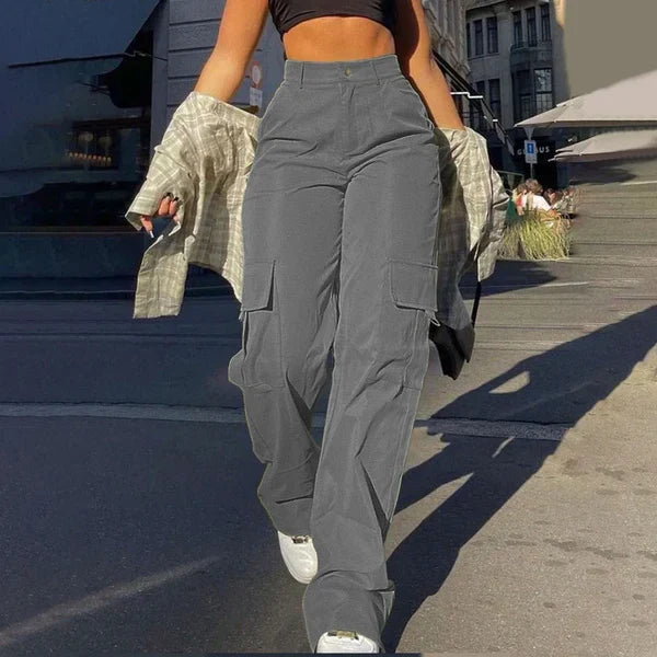High-Waisted Cargo Pants Streetstyle, view 4 - Elena Harper