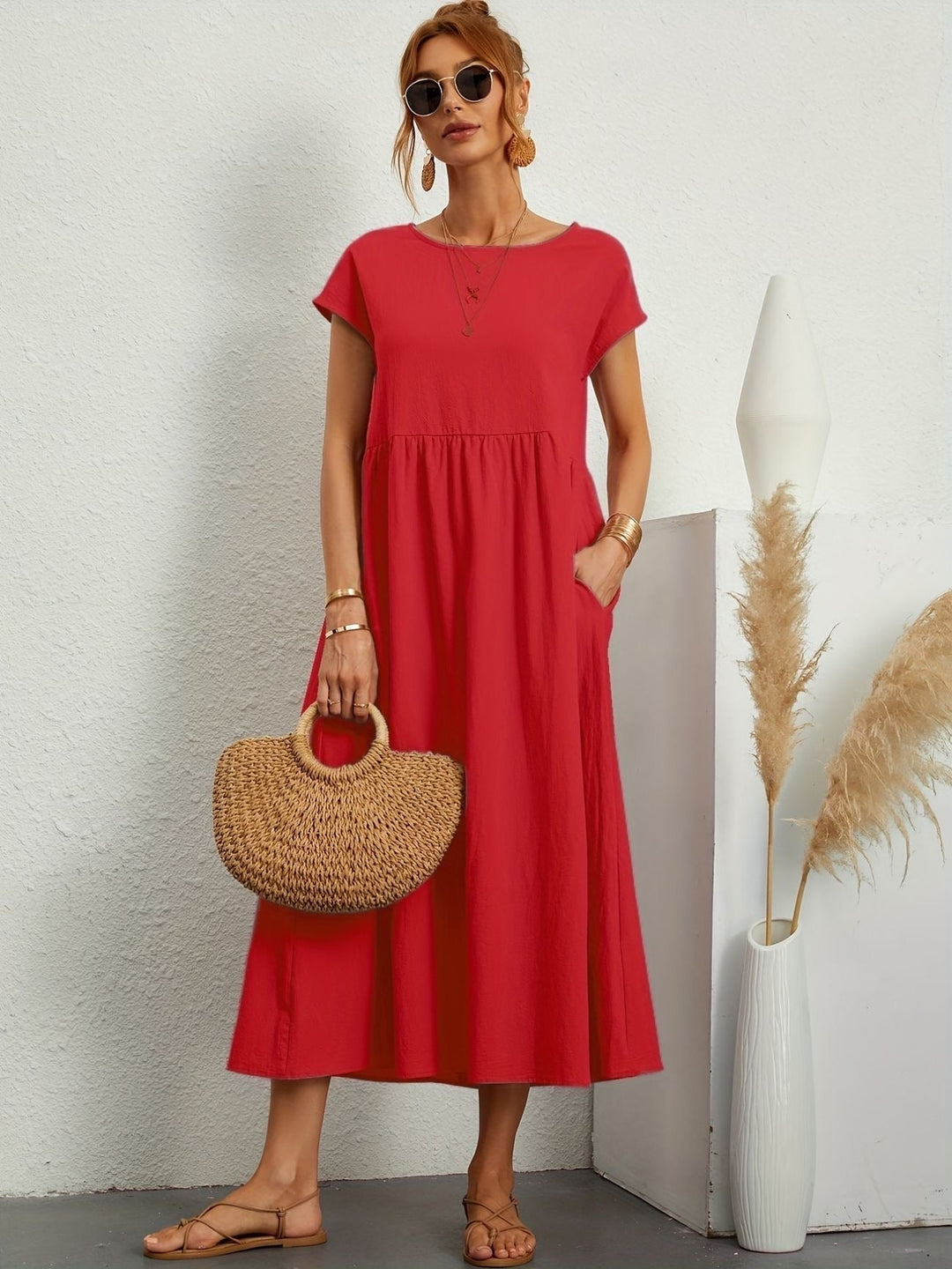 Women's Elegant Round Neck Dress for Any Occasion