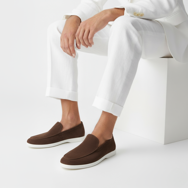 Men's loafers with contrasting sole