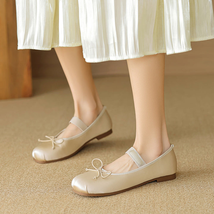 Ladies' Ballerinas with Adjustable Strap and Elegant Bow Design EB