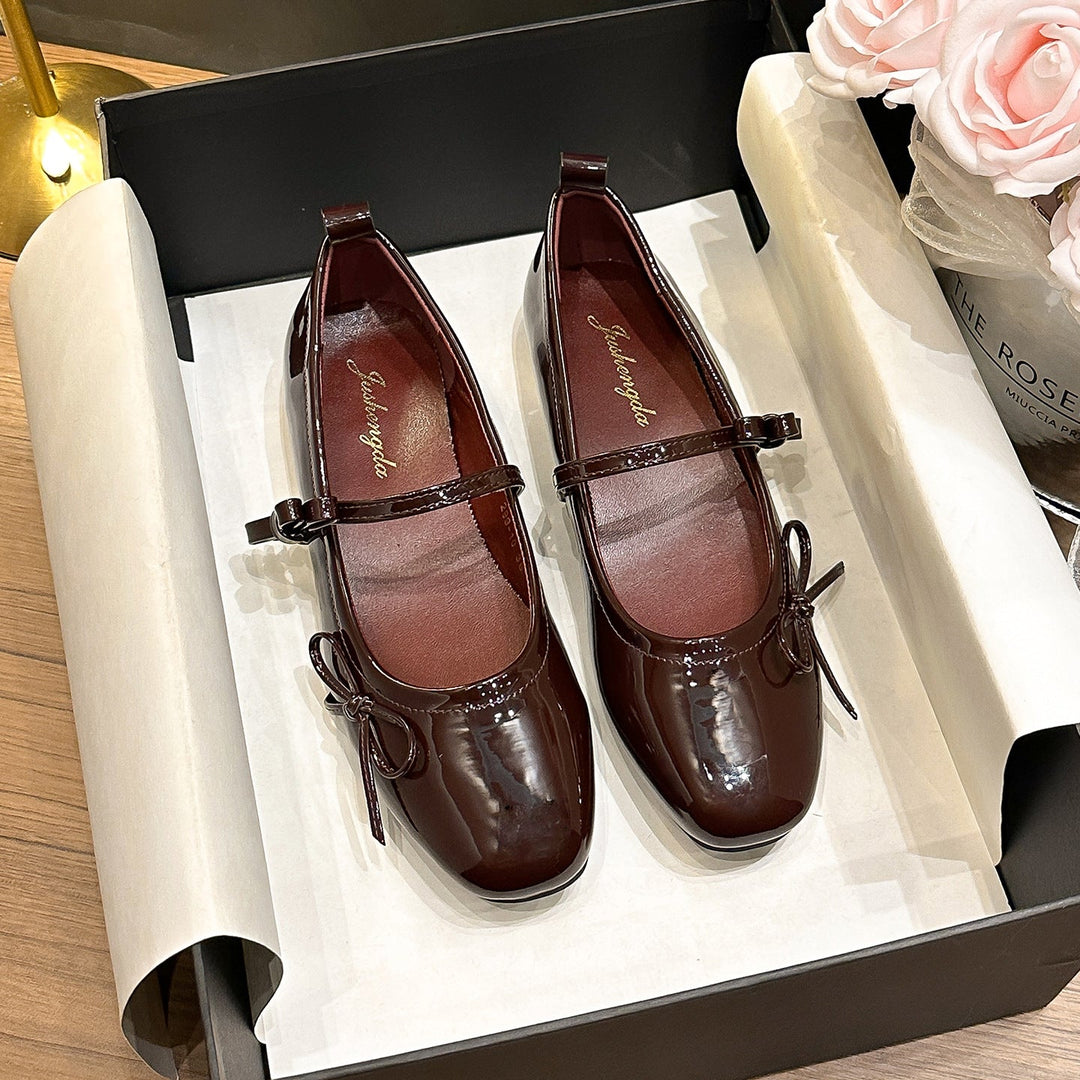 Ladies' Ballerinas with Shimmering Upper Material and Playful Bow Detail EB