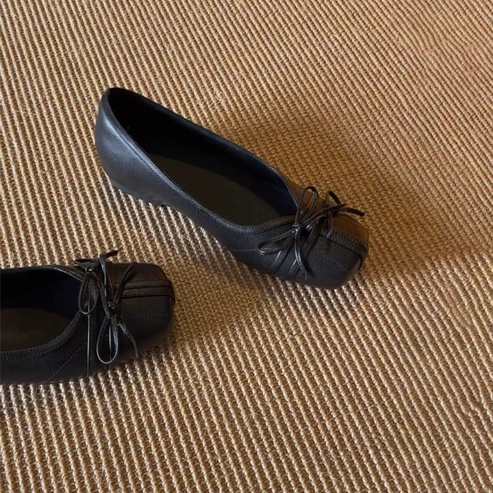 Women's Ballerinas with Adjustable Strap and Comfortable Heel Padding EB
