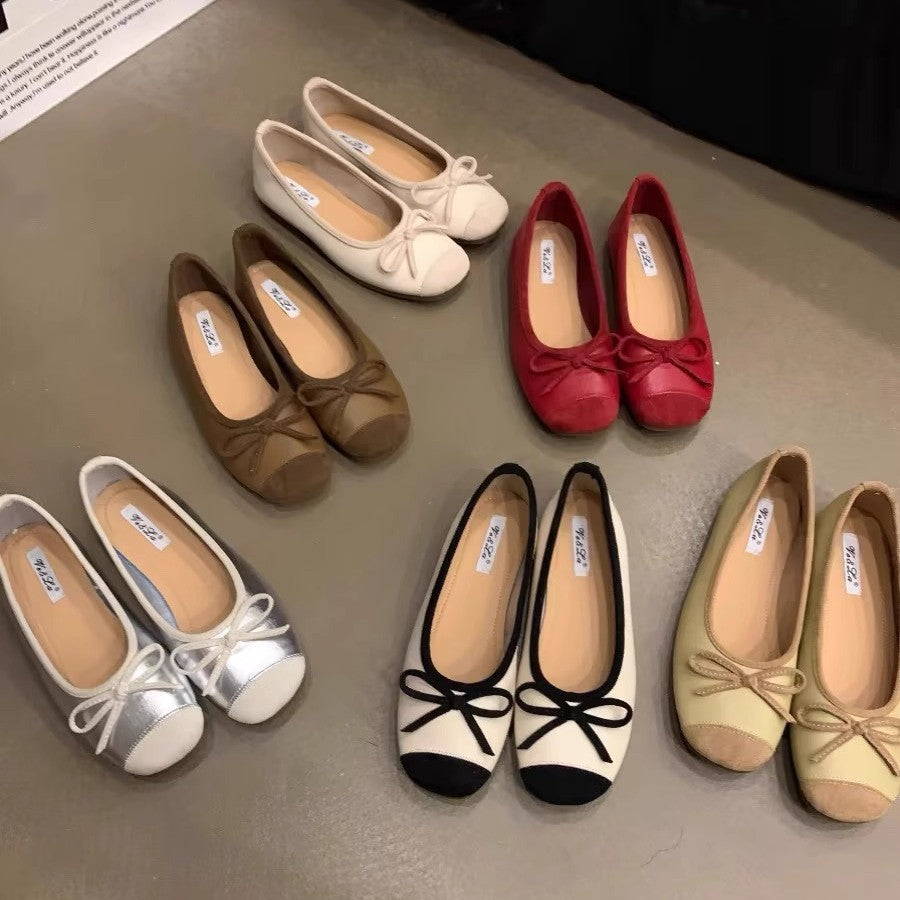 Ladies' Ballerinas with Shimmering Upper Material and Playful Bow Design EB