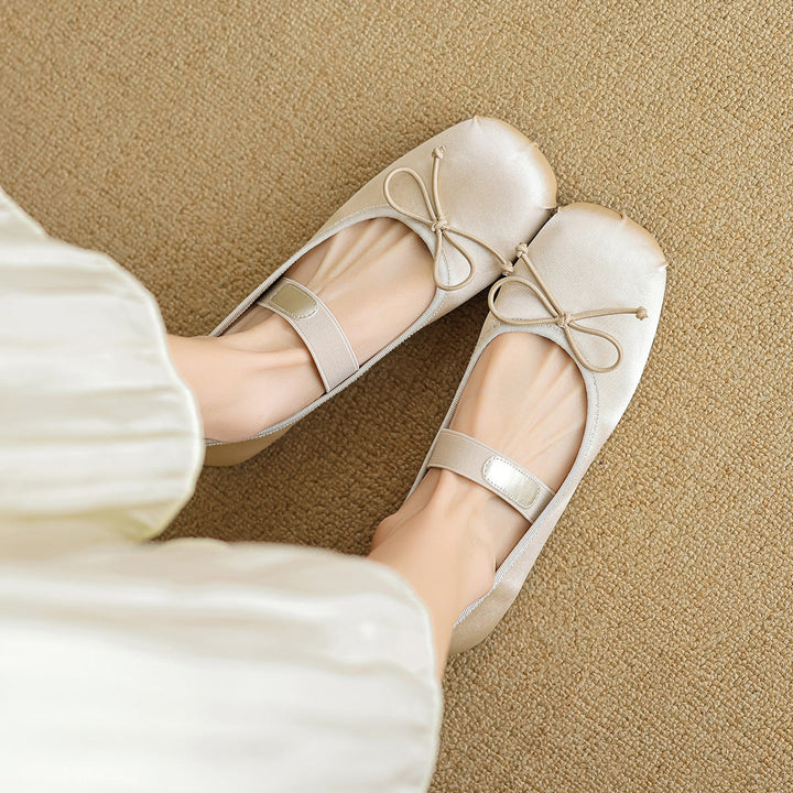 Ladies' Ballerinas with Adjustable Strap and Elegant Bow Design EB