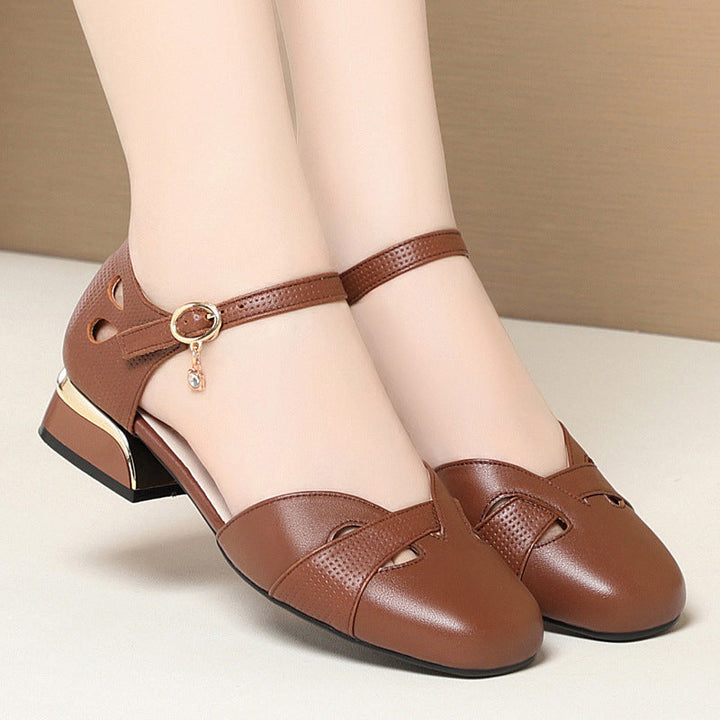 Women's Ballerinas with Decorative Strap and Fashionable Heel EB