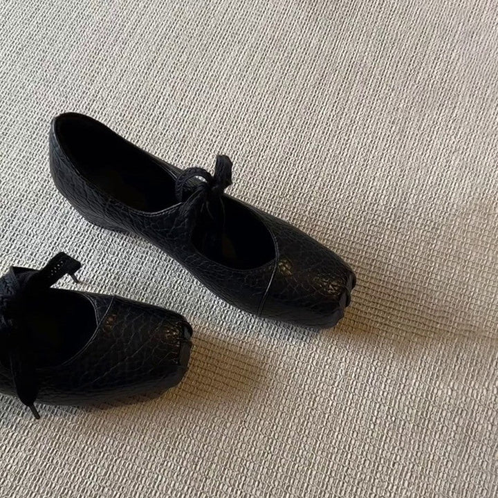 Ladies' Ballerinas with Trendy Cut-Out Pattern and Soft Lining EB