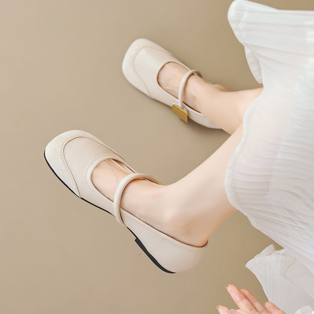 Ladies' Ballerinas with Adjustable Strap and Fashionable Accent EB