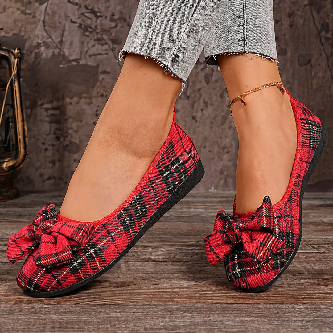 Ladies' Ballerinas with Playful Bow Accent EB