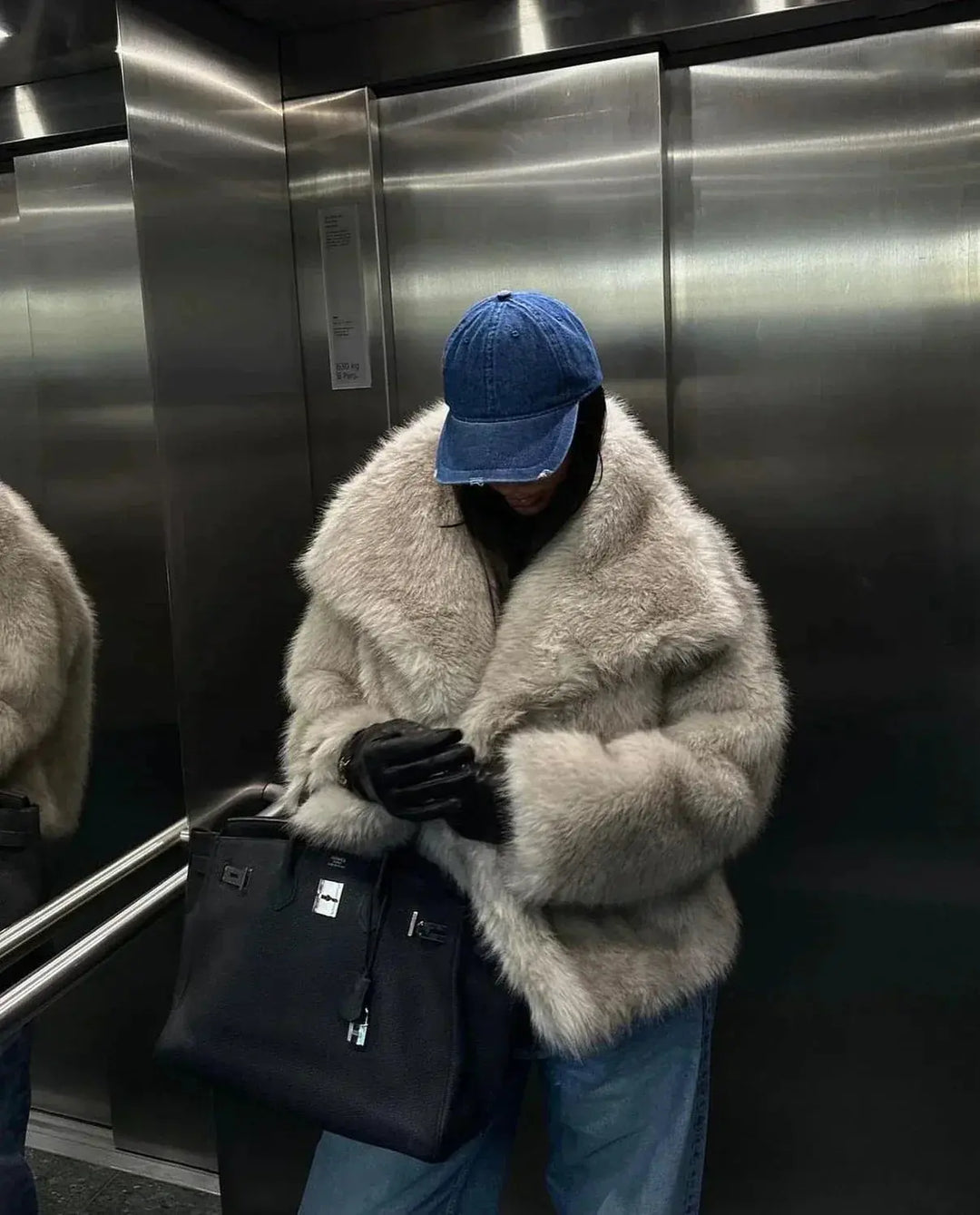 Véronique - Chic Short Fur Coat