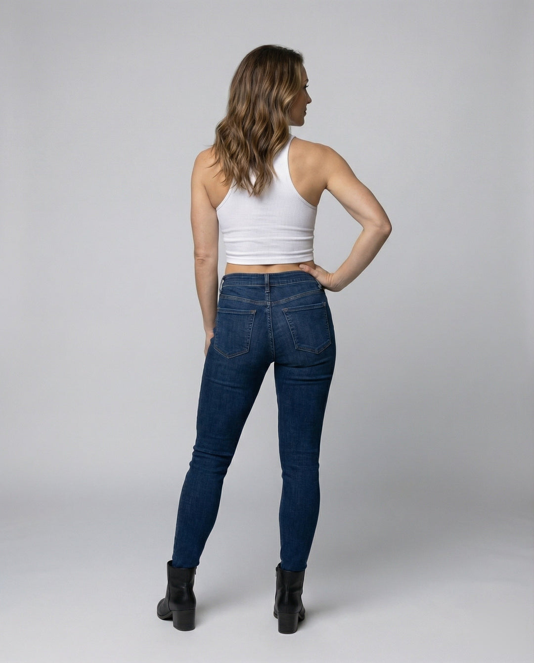 Women's Athletic Crew Neck Ribbed Crop Top