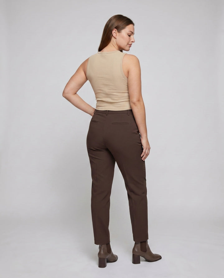 Women's Sleeveless Ribbed Top with Elegant Pleats, view 4 - Elena Harper