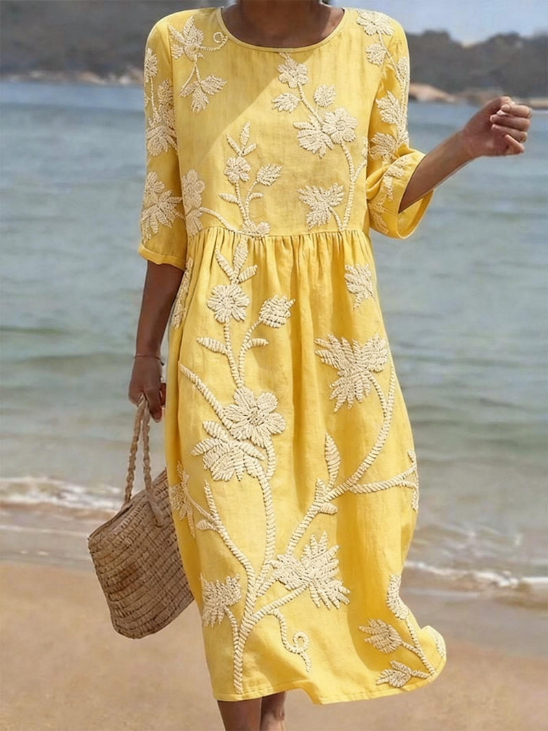 Casual women's dress with floral print. - Elena Harper