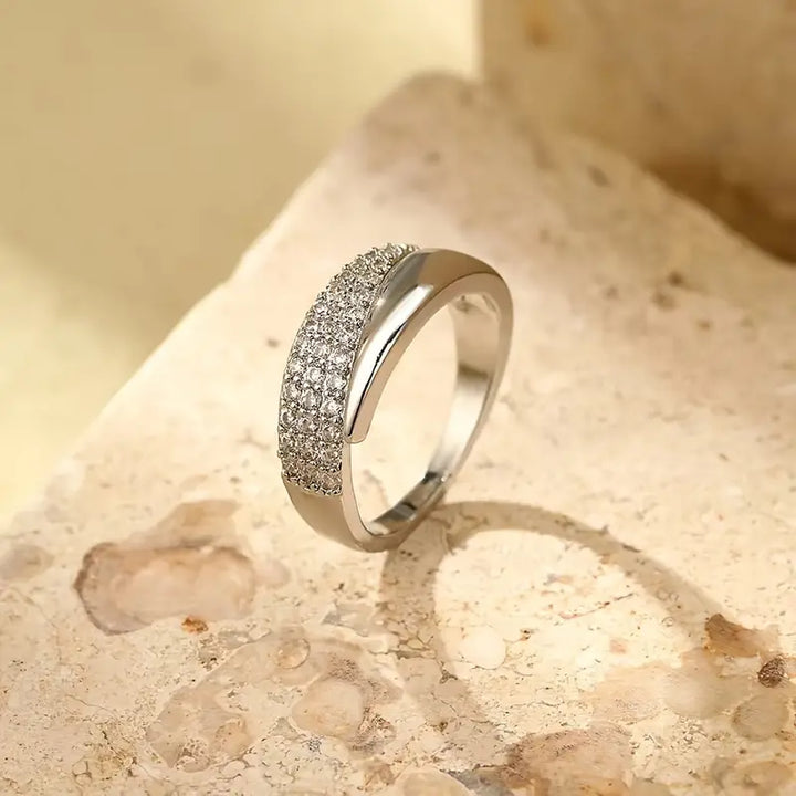 ADJUSTABLE SYMBOLIC RING FOR WOMEN