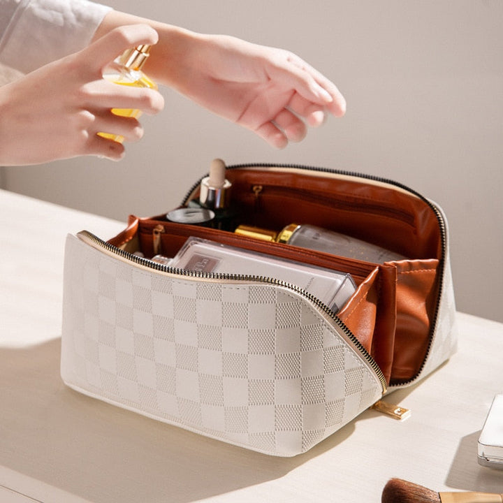 Daleyza - Luxe Checkered Makeup Bag
