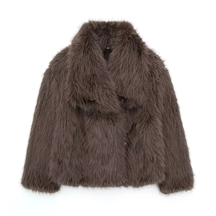 Véronique - Chic Short Fur Coat