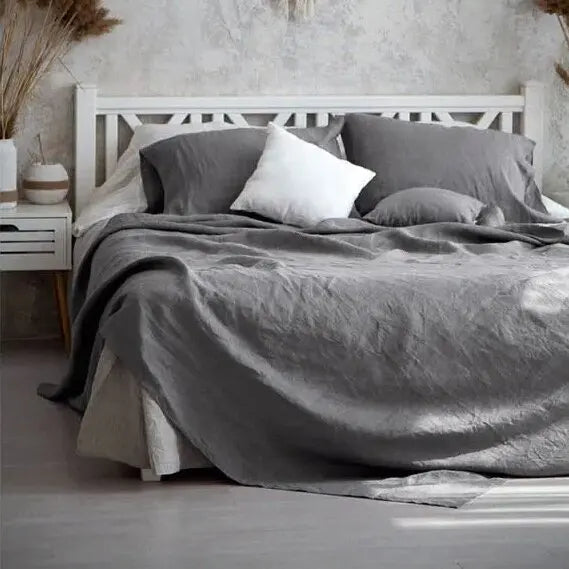 Lightweight Duvet Cover with Pillowcases, view 10 - Elena Harper