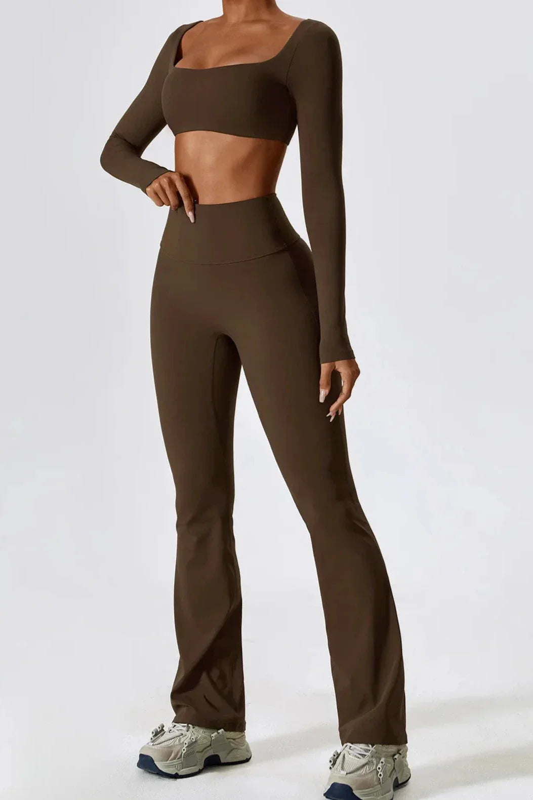 SENNA Set of flared leggings and long sleeve crop top, view 3 - Elena Harper