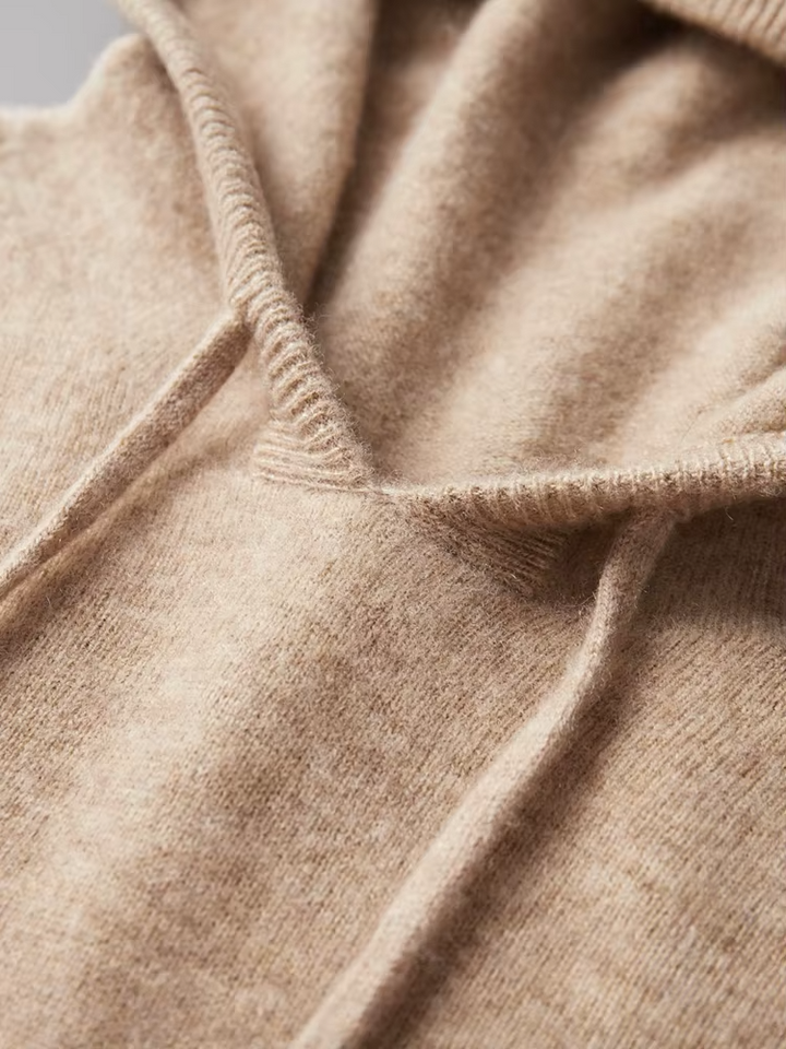 100% CASHMERE HOODED SWEATER.