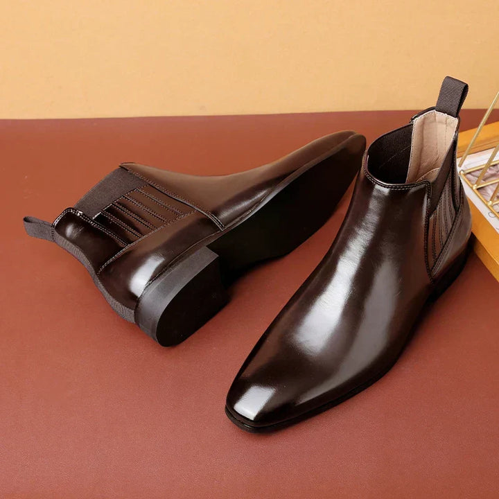 Chic Boots - Elena Harper