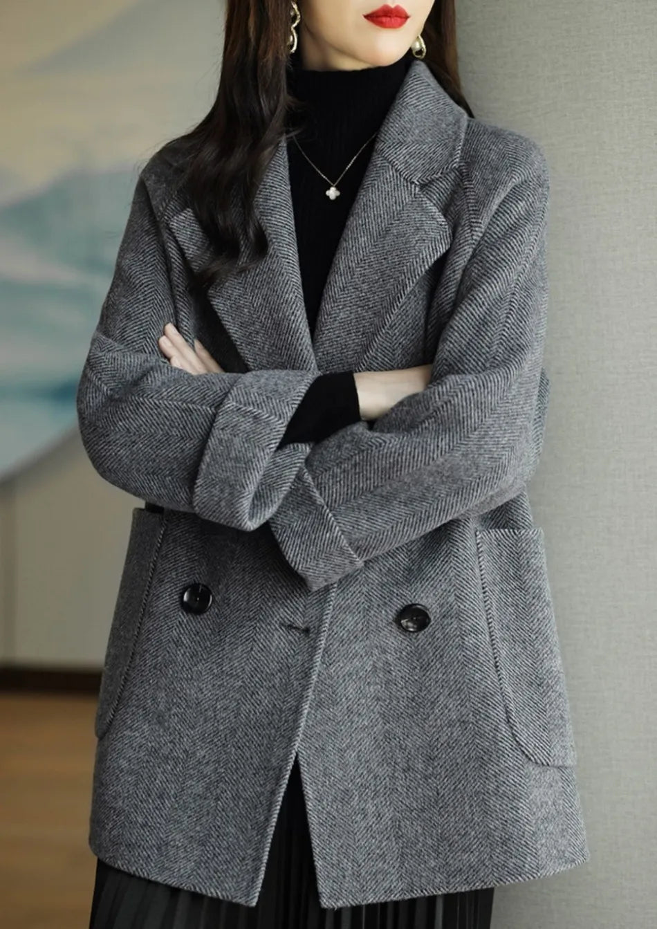 Double-Breasted Warm Autumn Coat with Notched Collar and Oversized Pockets