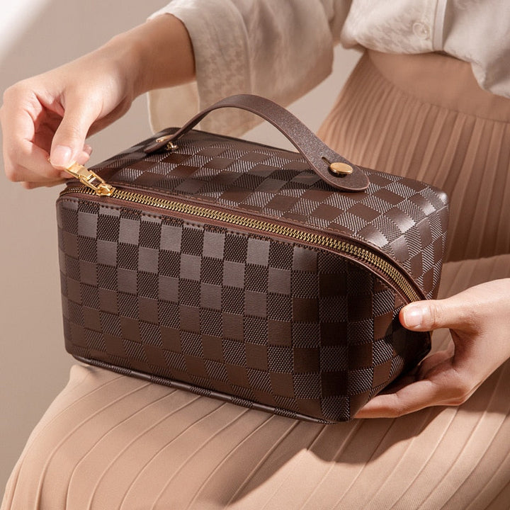 Daleyza - Luxe Checkered Makeup Bag