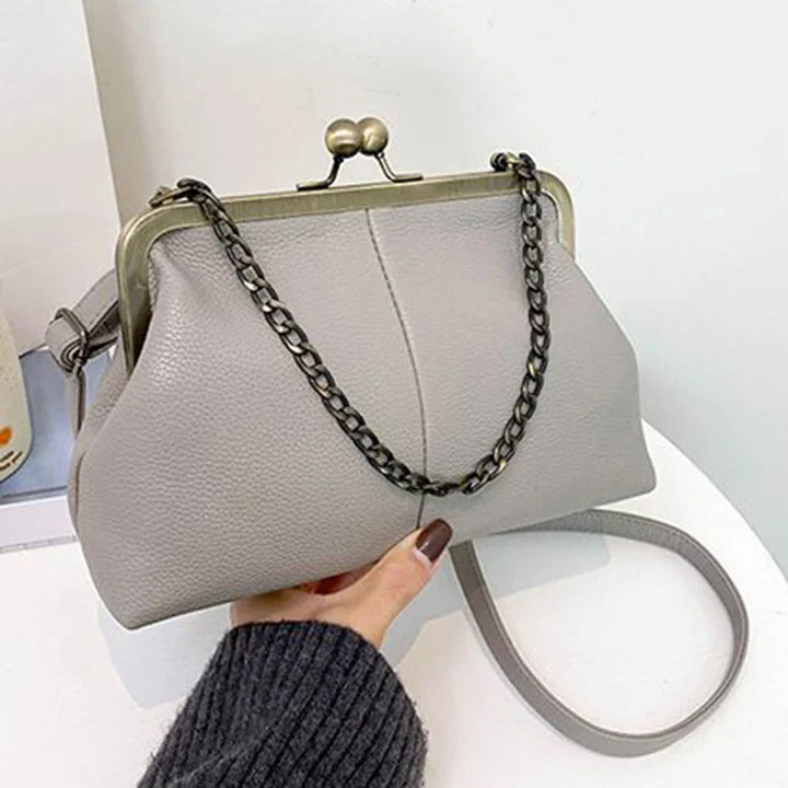 Charlotte – Soft and Trendy Shoulder Bag with a Modern and Comfortable Design