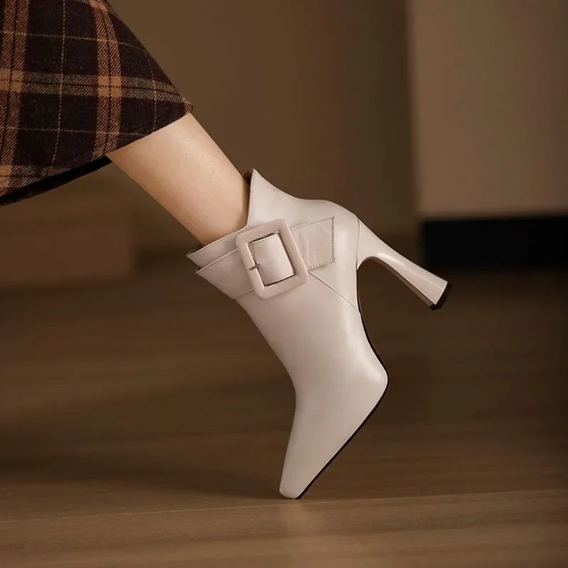 Adelina - Elegant and Refined Ankle Boots