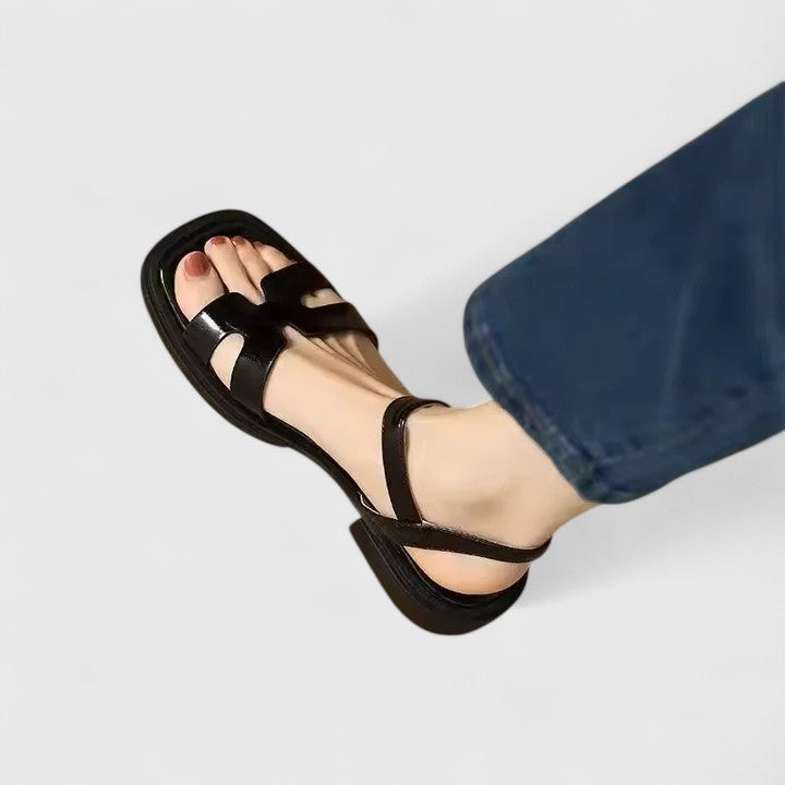 Deliane Sophisticated Flat Sandals - Elena Harper