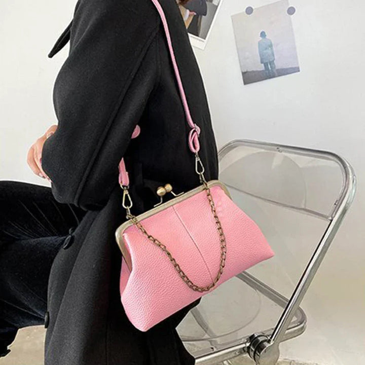 Charlotte – Soft and Trendy Shoulder Bag with a Modern and Comfortable Design