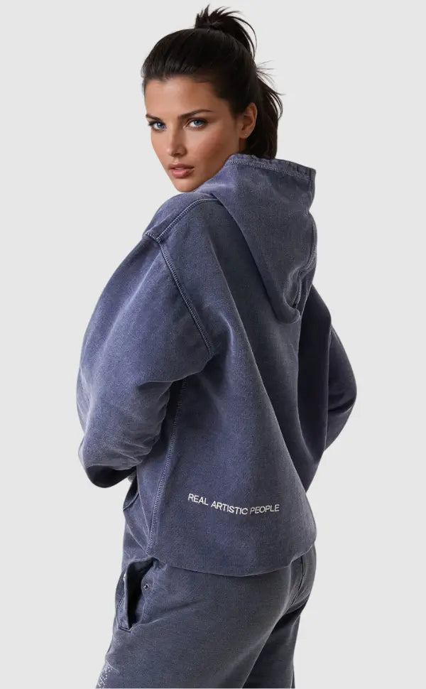Clara – Women's Hoodie with Modern Design