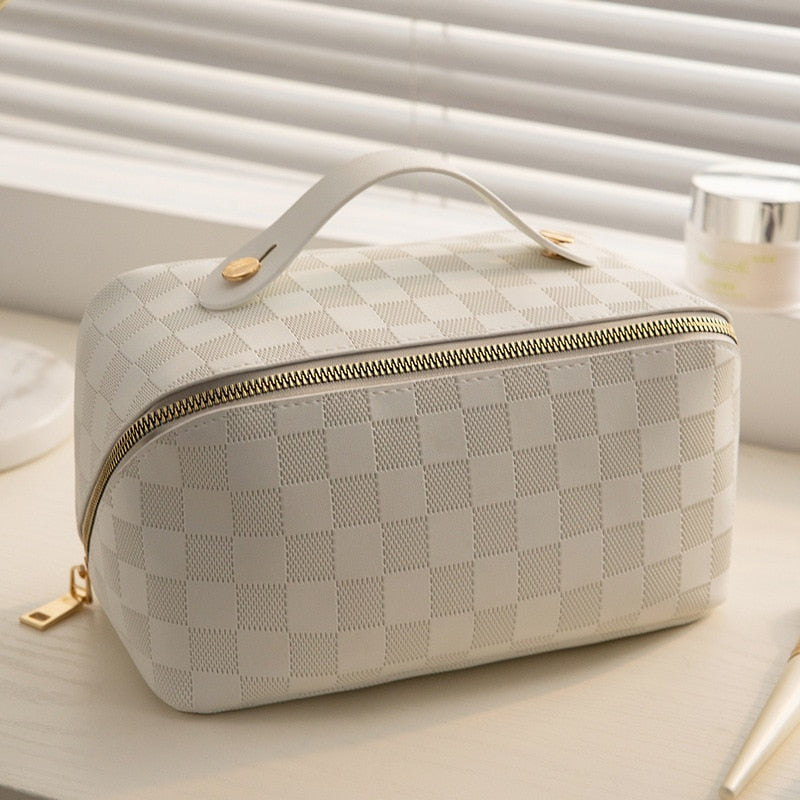 Daleyza - Luxe Checkered Makeup Bag