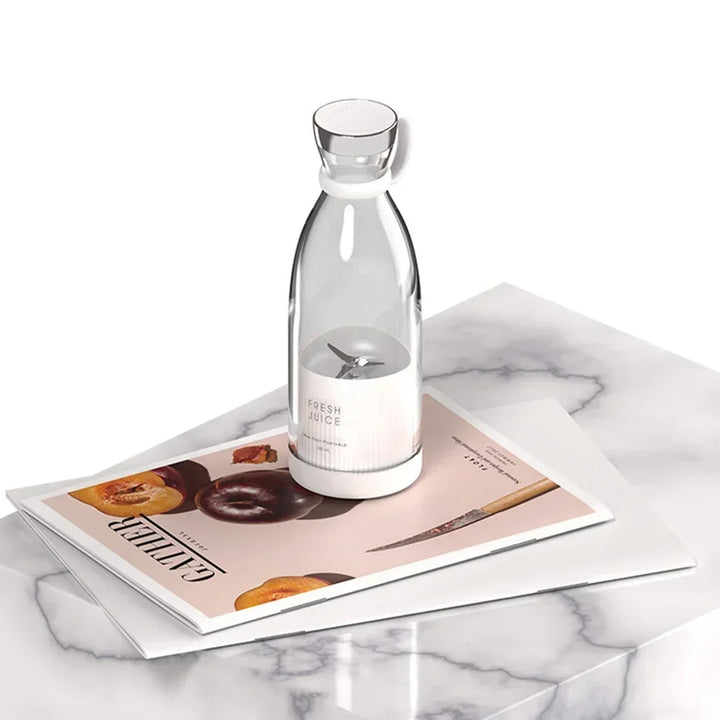 JuicyGo™ – Prepare fresh smoothies anywhere in no time