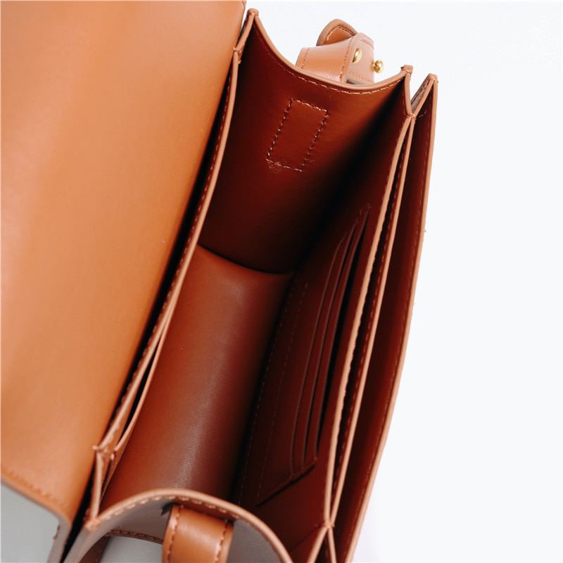 Clau - Elegant Crossbody Bag
