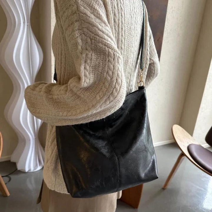 Chelsey’s Vintage Charm Shoulder Bag - Elena Harper